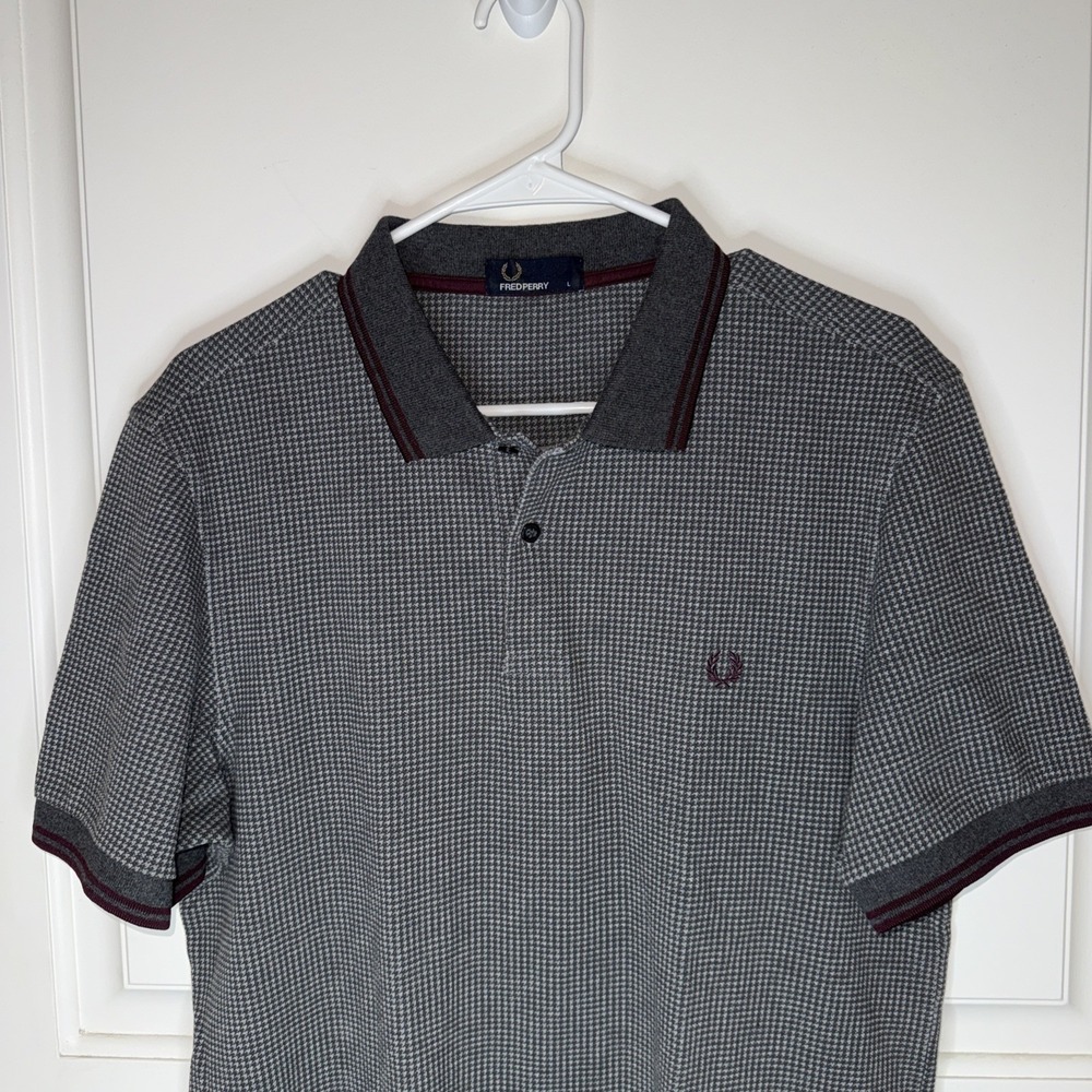 Fred Perry Men's Cotton Short Sleeve Sz L Width 21/Length 32